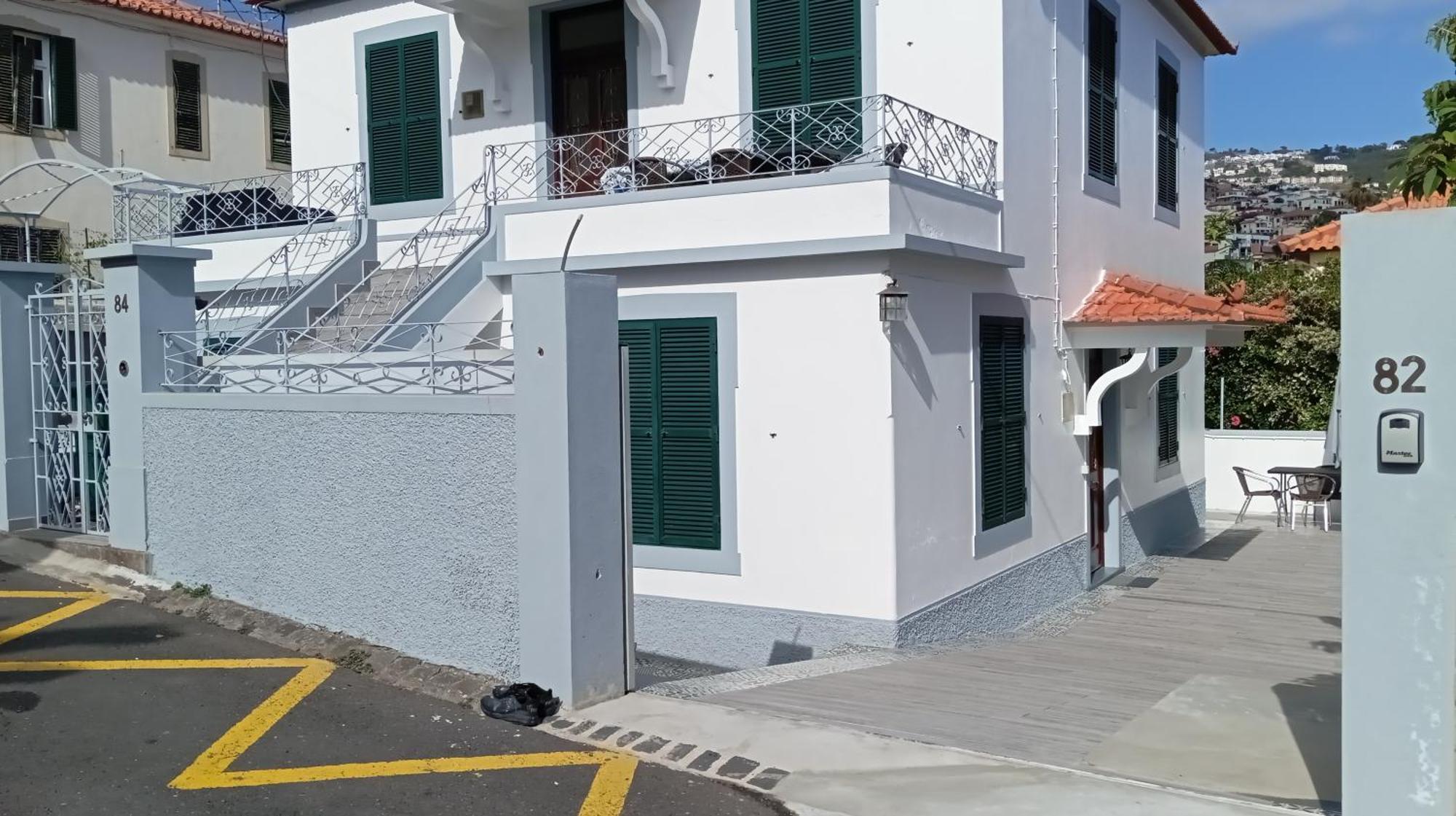 Bus Stop House 82 Φουνκάλ Εξωτερικό φωτογραφία